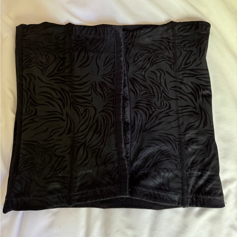 Viral black corset top
